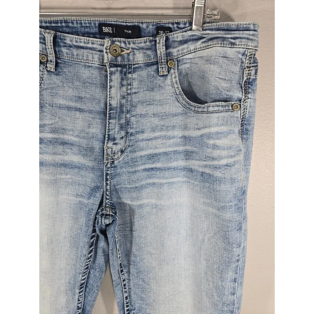 BKE Tyler Jeans 36x32 Light Wash Straight Fit Denim Thick Stitch Whiskered BE